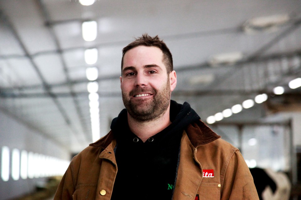 Richard, a Canadian farmer in his barn FR