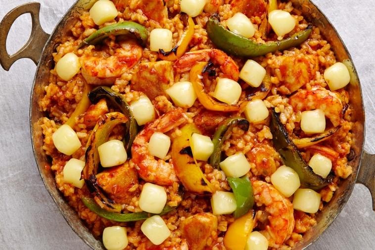 Recette de paella aux poivrons grillés et au Monterey Jack